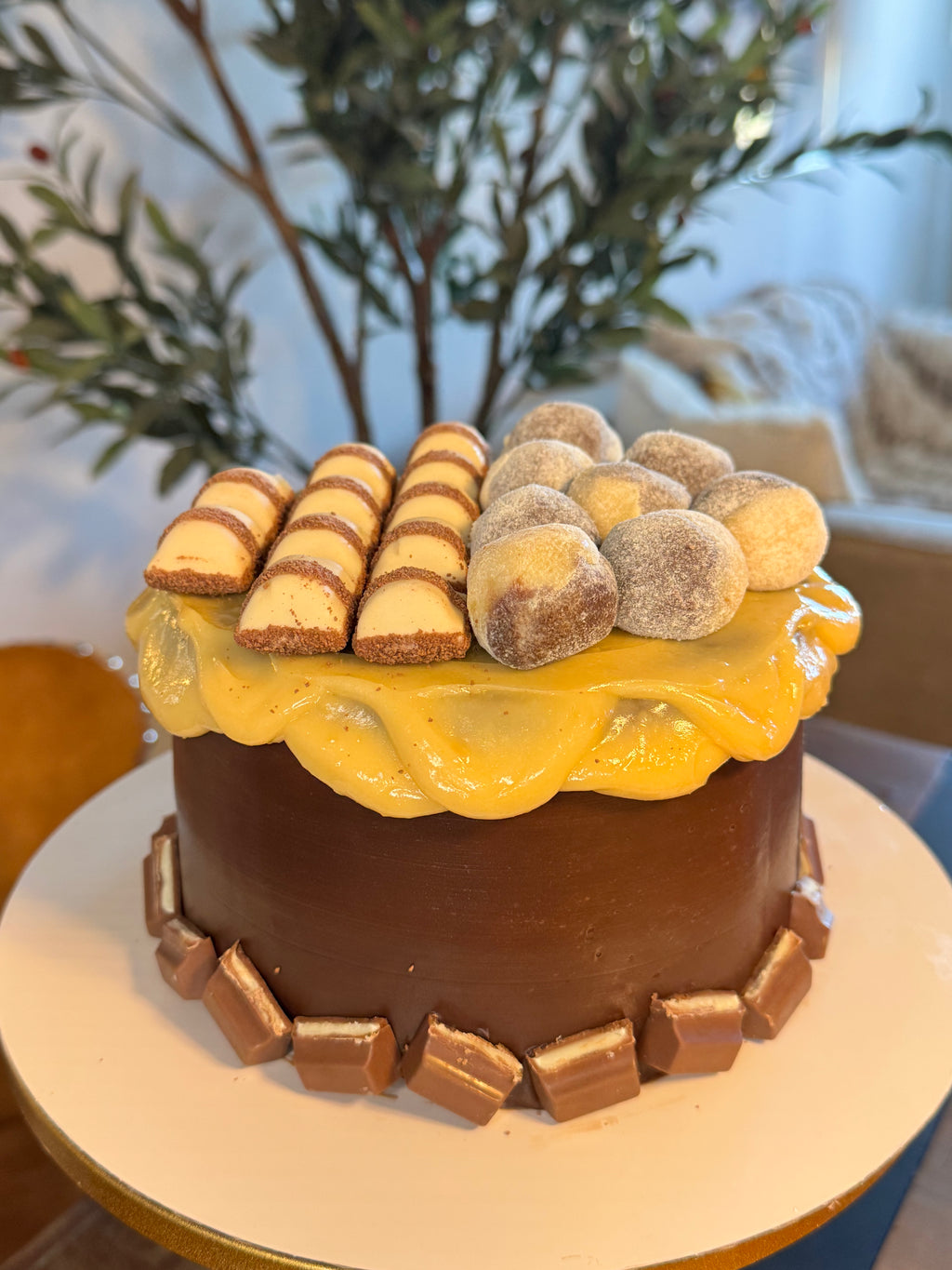 Kinder Bueno Dripp Cake